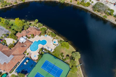 Villa ou maison à vendre à West Palm Beach, Floride: 4 chambres, 212 m2 № 2146430 - photo 21