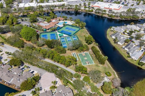 Villa ou maison à vendre à West Palm Beach, Floride: 4 chambres, 212 m2 № 2146430 - photo 20