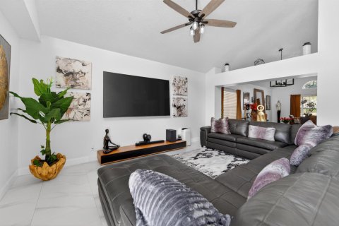 Villa ou maison à vendre à West Palm Beach, Floride: 4 chambres, 212 m2 № 2146430 - photo 3