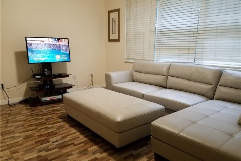 Adosado en alquiler en Kissimmee, Florida, 3 dormitorios, 157.1 m2 № 1843443 - foto 4