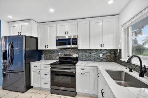 Copropriété à vendre à Boynton Beach, Floride: 2 chambres, 89.46 m2 № 1925578 - photo 3