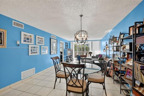 Copropriété à vendre à Boynton Beach, Floride: 2 chambres, 89.46 m2 № 1925578 - photo 9
