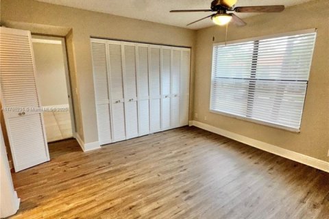 Condo in West Palm Beach, Florida, 2 bedrooms  № 1698254 - photo 18
