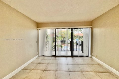 Condo in West Palm Beach, Florida, 2 bedrooms  № 1698254 - photo 8