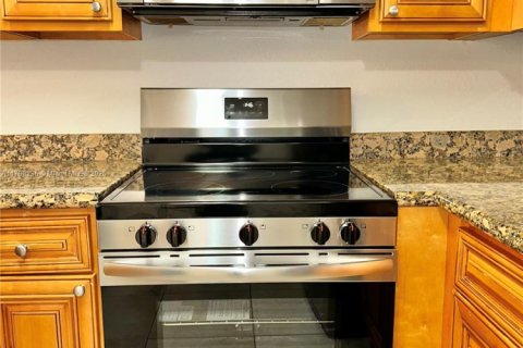 Condo in West Palm Beach, Florida, 2 bedrooms  № 1698254 - photo 5
