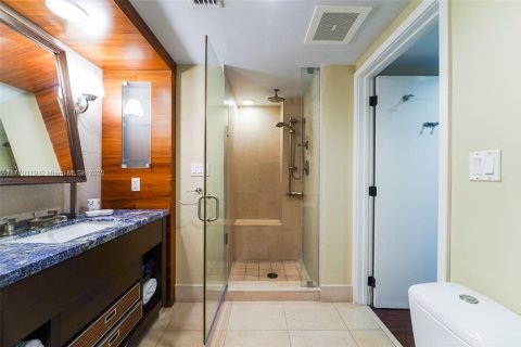 Condo in Miami Beach, Florida, 1 bedroom № 2079318 - photo 9