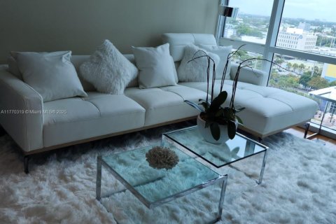 Condo in Miami Beach, Florida, 1 bedroom № 2079318 - photo 23