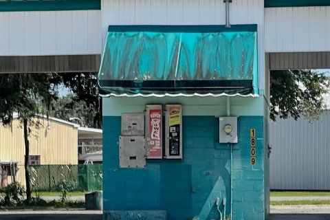 Commercial property in Ocala, Florida 123.93 sq.m. № 755909 - photo 2