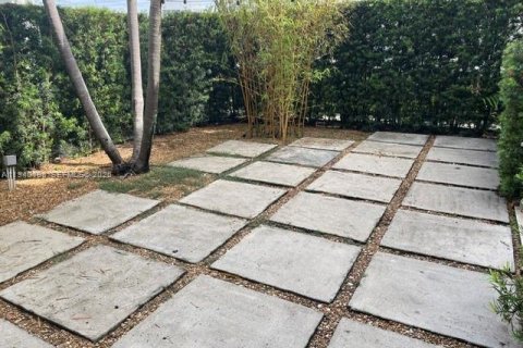 Apartment in Miami Beach, Florida 2 bedrooms, 111.48 sq.m. № 1998199 - photo 27