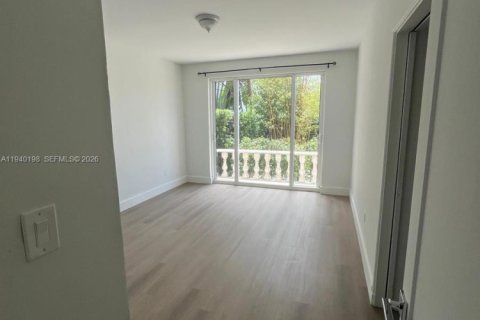 Apartment in Miami Beach, Florida 2 bedrooms, 111.48 sq.m. № 1998199 - photo 14