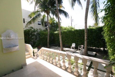 Apartment in Miami Beach, Florida 2 bedrooms, 111.48 sq.m. № 1998199 - photo 25