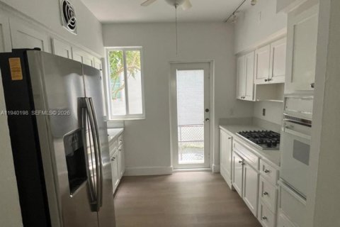 Apartment in Miami Beach, Florida 2 bedrooms, 111.48 sq.m. № 1998199