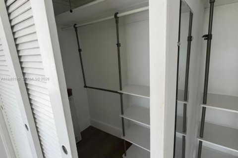 Apartment in Miami Beach, Florida 2 bedrooms, 111.48 sq.m. № 1998199 - photo 17