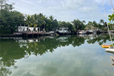 Apartment in Miami Beach, Florida 2 bedrooms, 111.48 sq.m. № 1998199 - photo 28