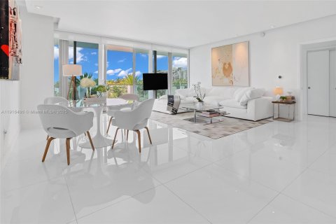 Condo in Key Biscayne, Florida, 2 bedrooms № 1971118 - photo 8