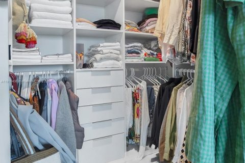 Condo in Key Biscayne, Florida, 2 bedrooms № 1971118 - photo 25