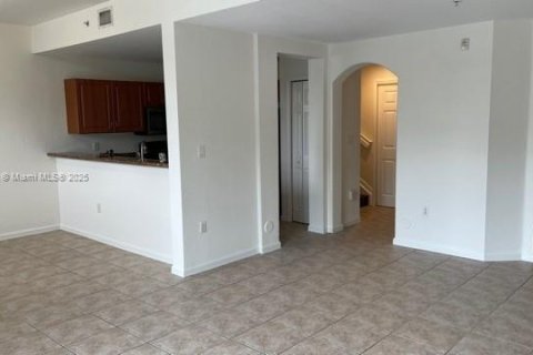 Copropriété à louer à Doral, Floride: 3 chambres, 128.67 m2 № 1972759 - photo 3