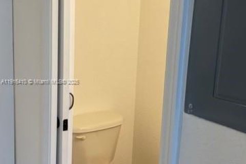 Copropriété à louer à Doral, Floride: 3 chambres, 128.67 m2 № 1972759 - photo 9