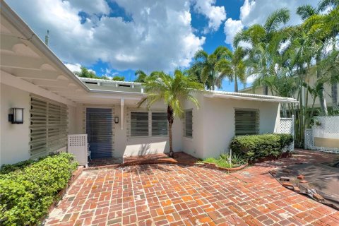 Casa en Redington Beach, Florida 3 dormitorios, 132.39 m2 № 2371116