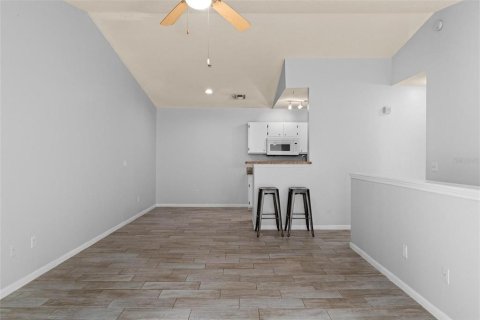Condo in Orlando, Florida, 1 bedroom  № 1449487 - photo 8