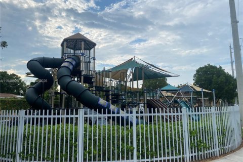 Снять в аренду виллу или дом в Майами, Флорида 3 спальни, 145.67м2, № 2004828 - фото 8