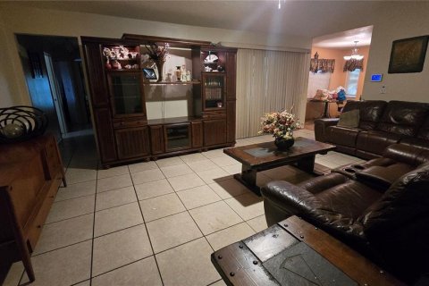 Casa en venta en Orlando, Florida, 4 dormitorios, 160.26 m2 № 1906404 - foto 13