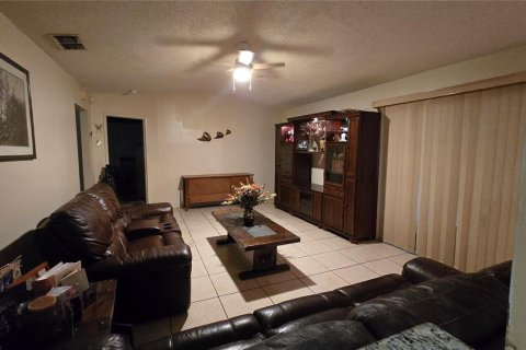 Casa en venta en Orlando, Florida, 4 dormitorios, 160.26 m2 № 1906404 - foto 12