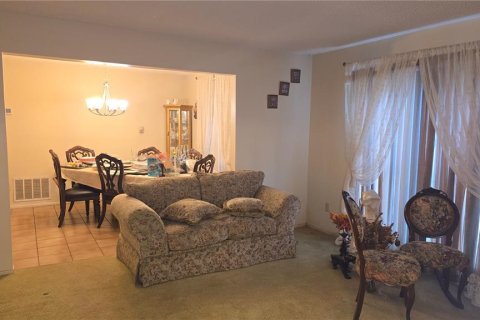 Casa en venta en Orlando, Florida, 4 dormitorios, 160.26 m2 № 1906404 - foto 3