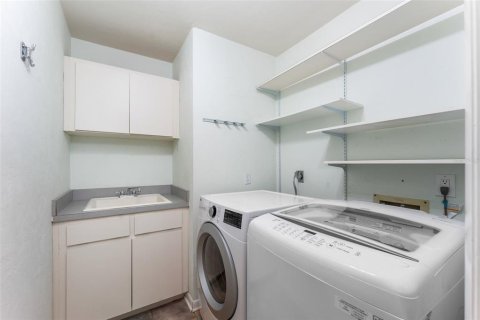 Купить виллу или дом в Гейнсвилл, Флорида 12 комнат, 264.77м2, № 2411462 - фото 27