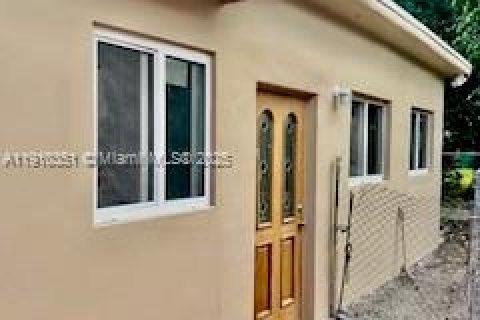 Casa en alquiler en Miami, Florida, 4 dormitorios, 157.93 m2 № 1966057 - foto 22