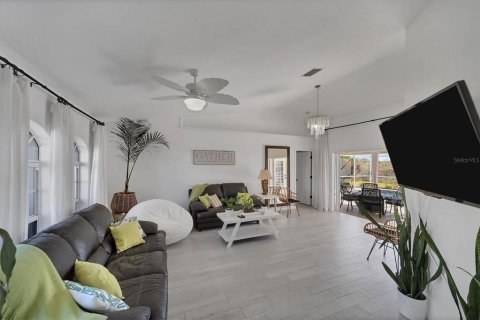 Villa ou maison à vendre à Rotonda, Floride: 4 chambres, 220.09 m2 № 1734483 - photo 4