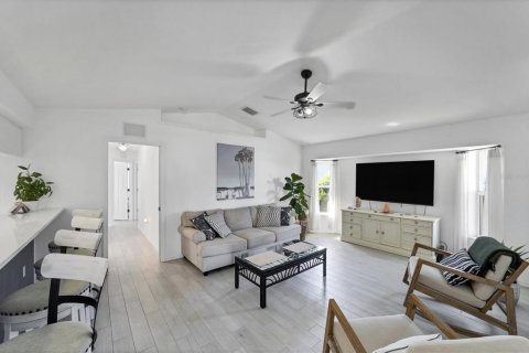 Villa ou maison à vendre à Rotonda, Floride: 4 chambres, 220.09 m2 № 1734483 - photo 17