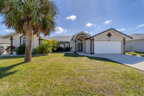 Villa ou maison à vendre à Rotonda, Floride: 4 chambres, 220.09 m2 № 1734483 - photo 1