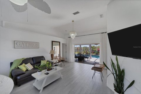 Villa ou maison à vendre à Rotonda, Floride: 4 chambres, 220.09 m2 № 1734483 - photo 6