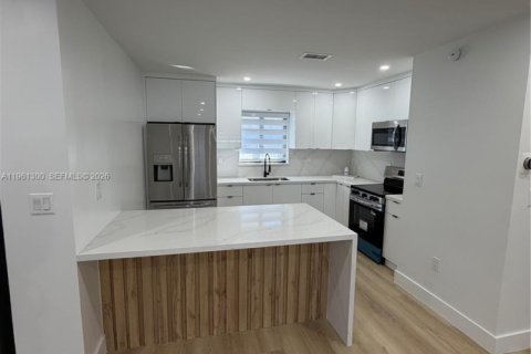 Villa ou maison à vendre à Miami, Floride: 3 chambres, 104.05 m2 № 2024955 - photo 7