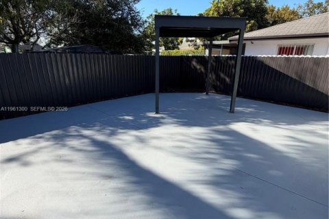 Villa ou maison à vendre à Miami, Floride: 3 chambres, 104.05 m2 № 2024955 - photo 26