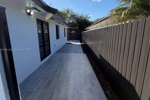 Villa ou maison à vendre à Miami, Floride: 3 chambres, 104.05 m2 № 2024955 - photo 5