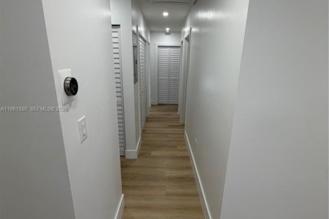 Villa ou maison à vendre à Miami, Floride: 3 chambres, 104.05 m2 № 2024955 - photo 13