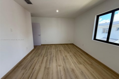 Townhouse in Florida City, Florida 4 bedrooms, 124.02 sq.m. № 1945206 - photo 20