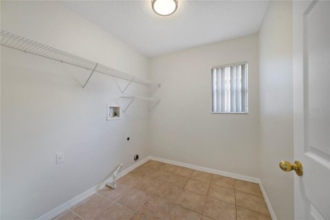 Casa en venta en Kissimmee, Florida, 5 dormitorios, 318.1 m2 № 1678046 - foto 21