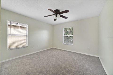 Casa en venta en Kissimmee, Florida, 5 dormitorios, 318.1 m2 № 1678046 - foto 16