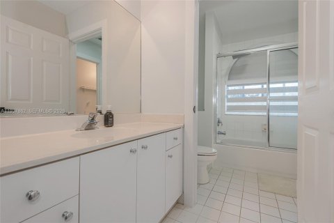 Casa en venta en Miramar, Florida, 6 dormitorios, 332.03 m2 № 1995622 - foto 26