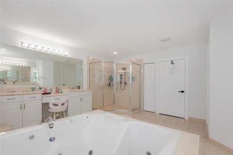 Casa en venta en Miramar, Florida, 6 dormitorios, 332.03 m2 № 1995622 - foto 30