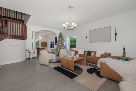 Casa en venta en Miramar, Florida, 6 dormitorios, 332.03 m2 № 1995622 - foto 15