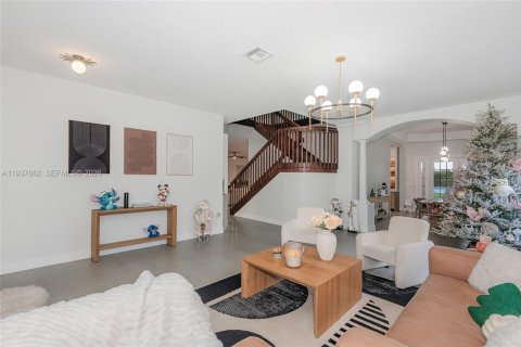 Casa en venta en Miramar, Florida, 6 dormitorios, 332.03 m2 № 1995622 - foto 14