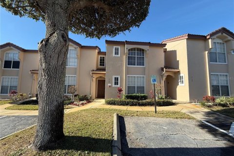 Touwnhouse à vendre à Kissimmee, Floride: 2 chambres, 94.02 m2 № 2128477 - photo 2