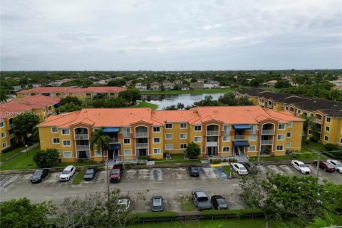 Condo in Cutler Bay, Florida, 2 bedrooms  № 1924933 - photo 18
