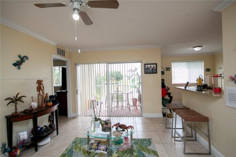 Condo in Cutler Bay, Florida, 2 bedrooms  № 1924933 - photo 2