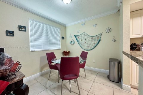 Condo in Cutler Bay, Florida, 2 bedrooms  № 1924933 - photo 14