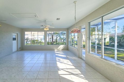 House in Palm Coast, Florida 3 bedrooms, 236.34 sq.m. № 1509692 - photo 16